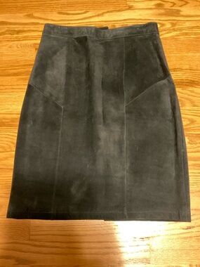 Vintage Classic Black Suede Midi Lined Skirt with Snap Button Details Y2K 90’s